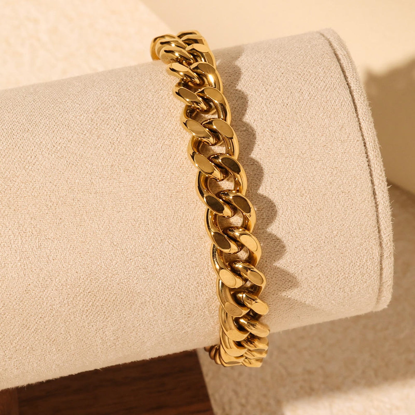 Gold Cuban Link Chain Bracelet