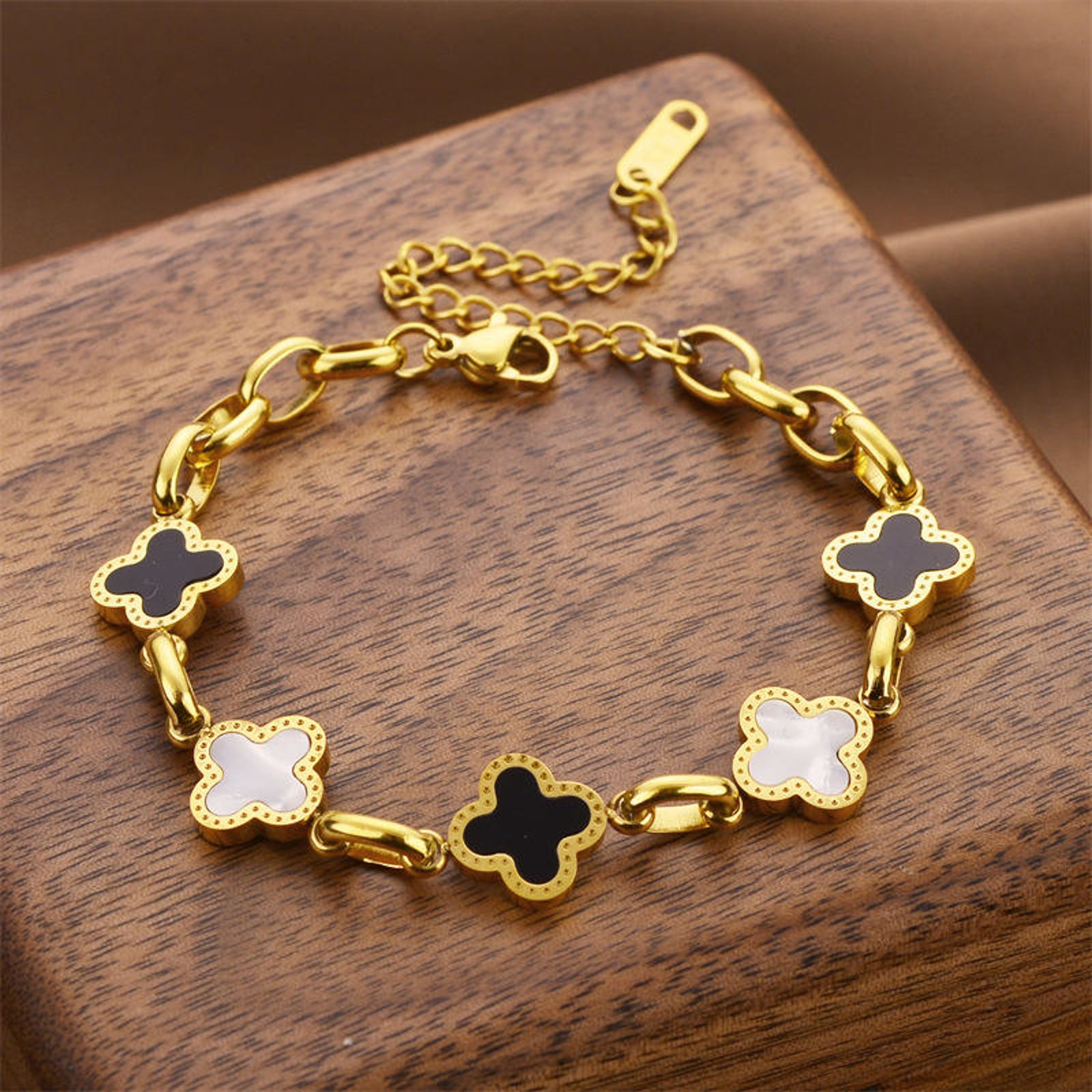 Gold Clover Charm Bracelet – Black & White Enamel Adjustable Jewelry for Women
