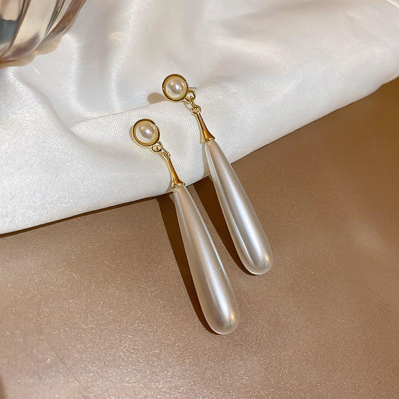 Vintage-Inspired Pearl Pendulum Earrings - Statement Gold Long Drop Earrings - Modern Classic Jewelry for Special Occasions