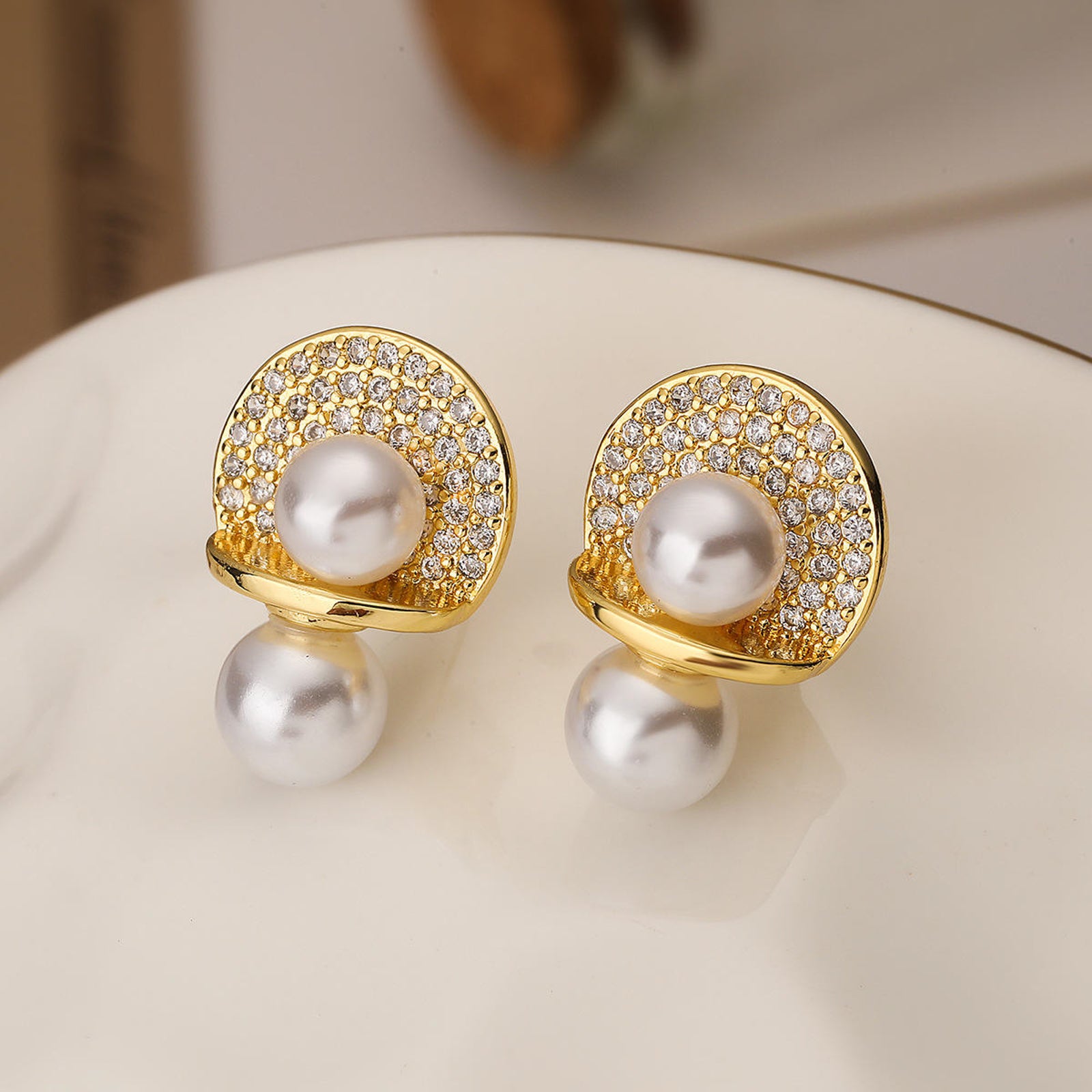 Elegant Gold Pearl Fan Stud Earrings – Sparkling Pavé Crystal Shell Earrings, Luxury Wedding and Evening Jewelry for Women