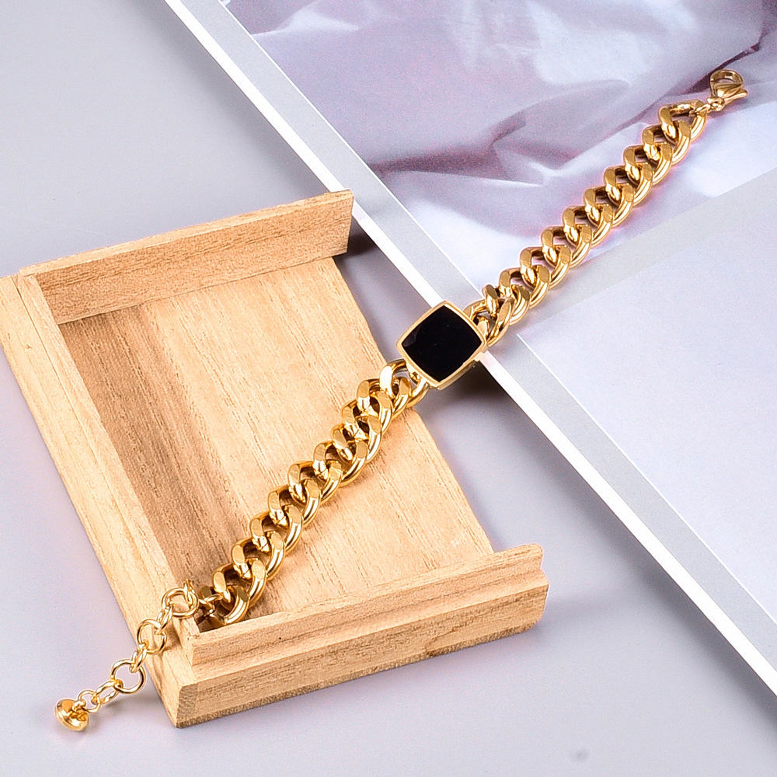 Gold Chain Bracelet with Black Square Charm – Adjustable Statement Jewelry for Women