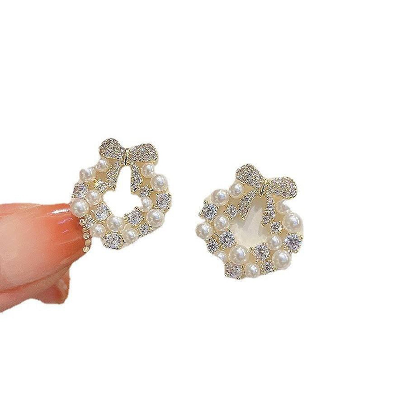 Gold Teardrop Pearl Earrings with Korean-Inspired Design – Elegant Fashion Jewelry