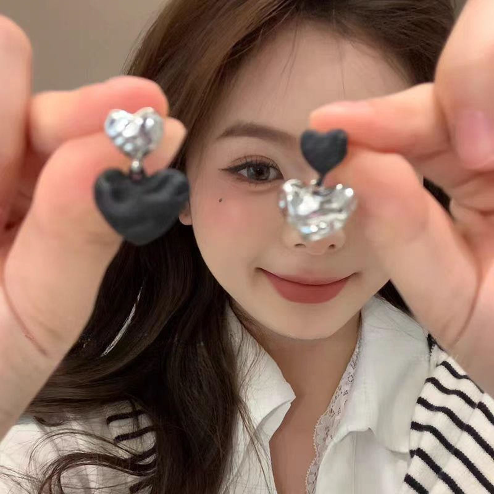 Asymmetrical Heart Drop Earrings in Black & Silver – Romantic Statement Jewelry