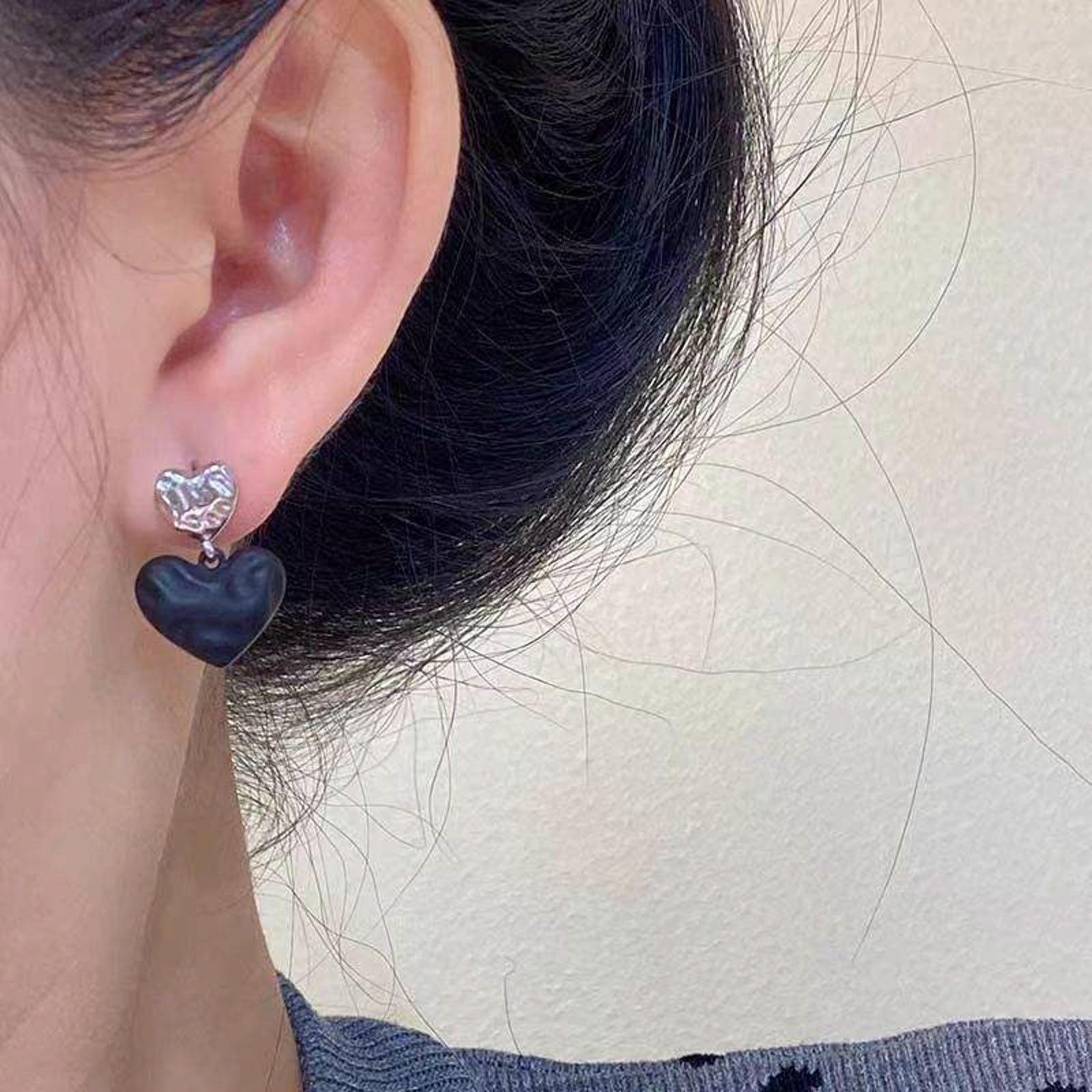 Asymmetrical Heart Drop Earrings in Black & Silver – Romantic Statement Jewelry