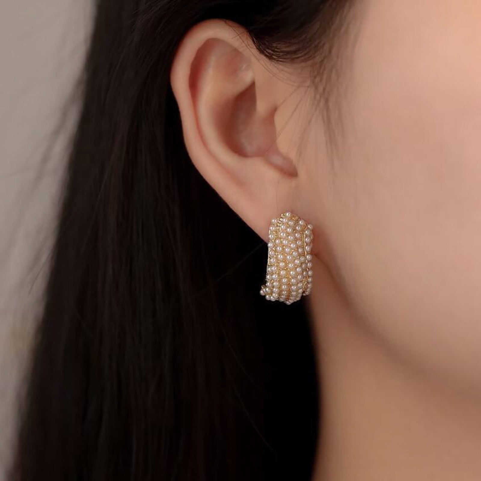 Gold Pearl Cluster Earrings – Luxurious Statement Jewelry for Special Occasions