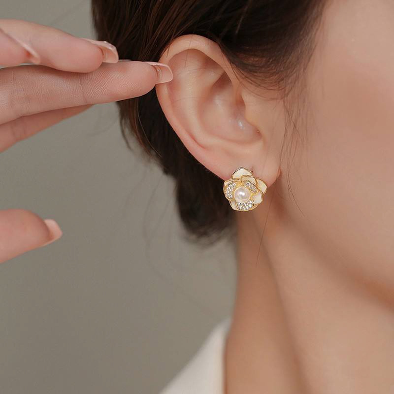 Elegant Gold-Plated Floral Pearl Stud Earrings for Women